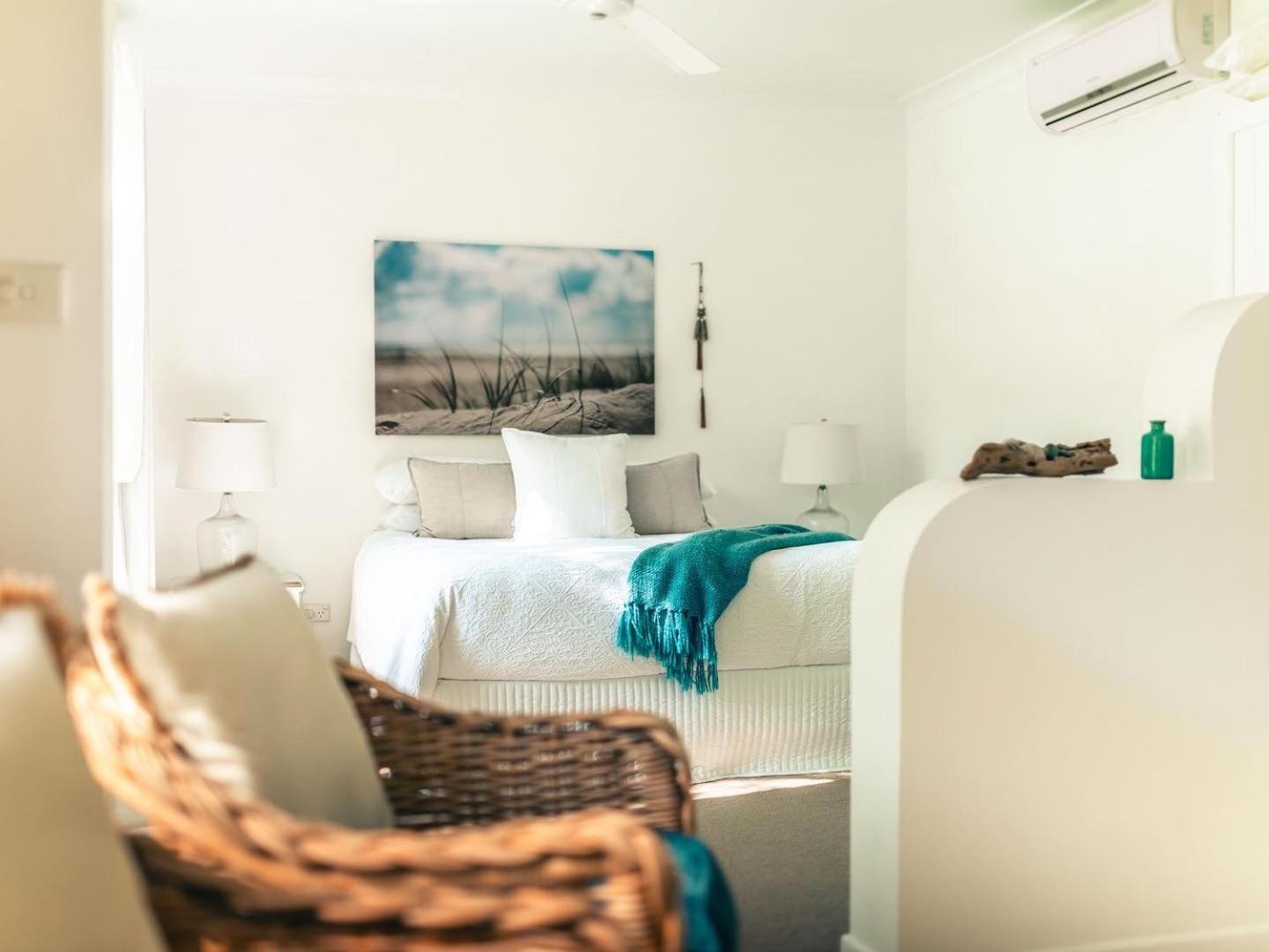 Sensom Boutique Bed And Breakfast แซฟไฟร์บีช ภายนอก รูปภาพ